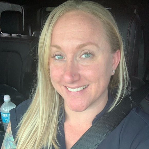 Meet your Posher, Christina - Picture 1 of 1